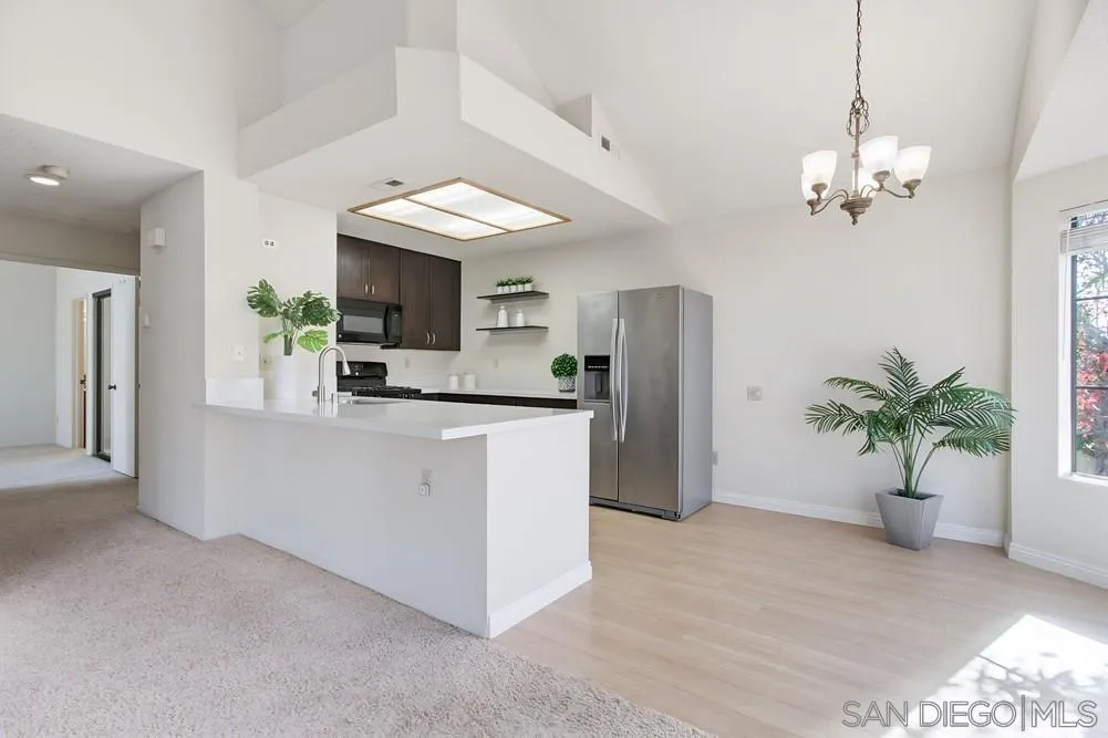 Photo #8: 250044475 Listing: Photo #8