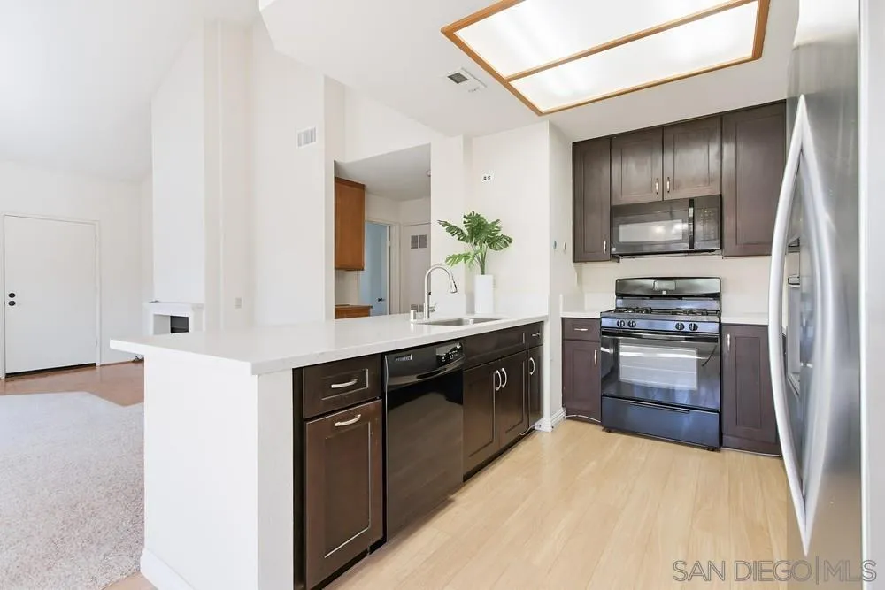 Photo #12: 250044475 Listing: Photo #12