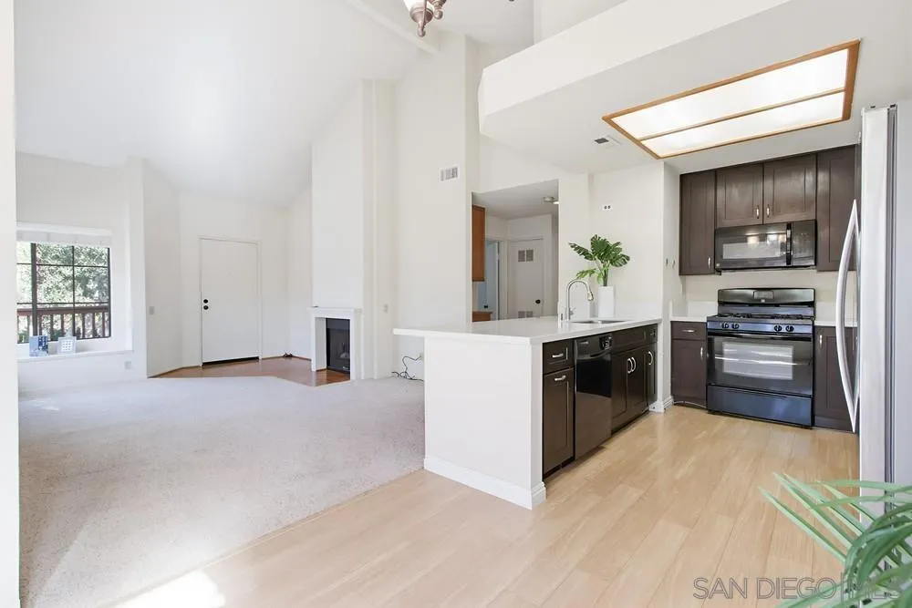 Photo #10: 250044475 Listing: Photo #10