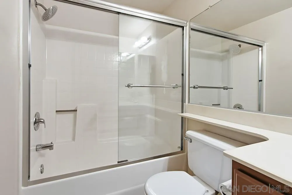 Photo #20: 250044475 Listing: Photo #20