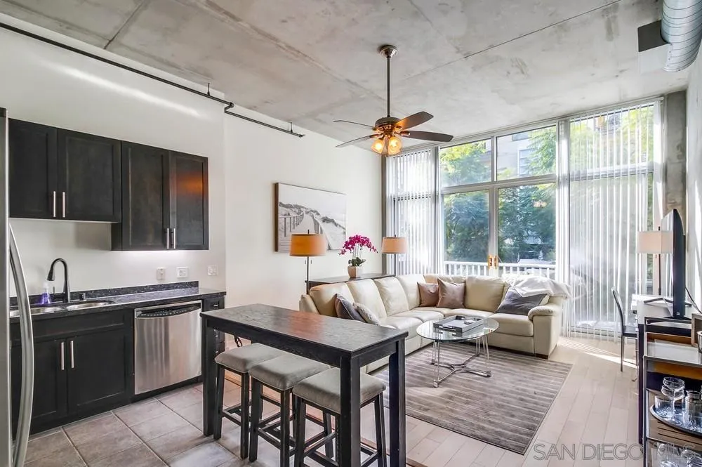 https://cdn.realtyfeed.com/cdn/127/250044477/1a1fafcead98c317413492fabc568cc0.webp