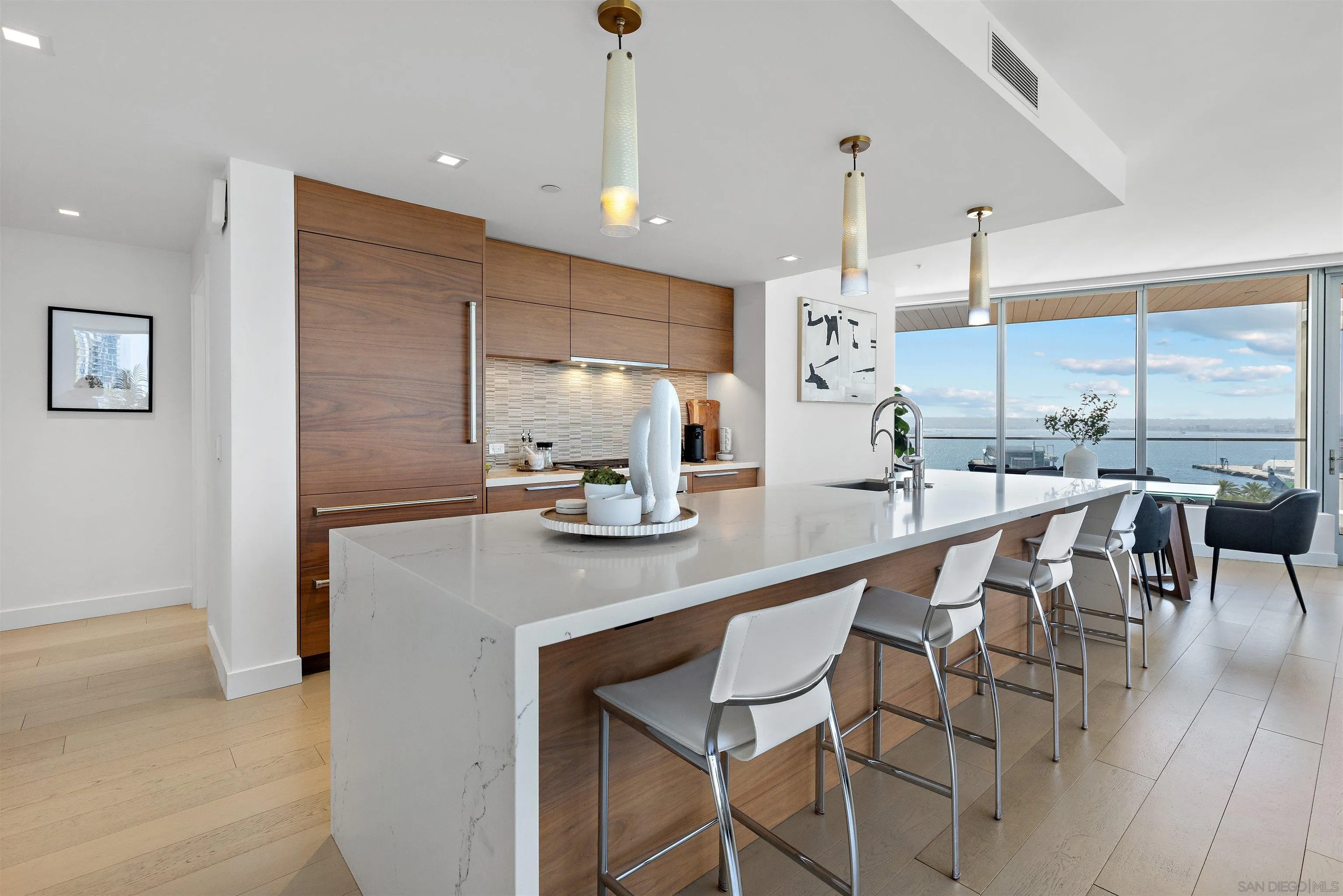 Photo #4: 250044479 Listing: Photo #4