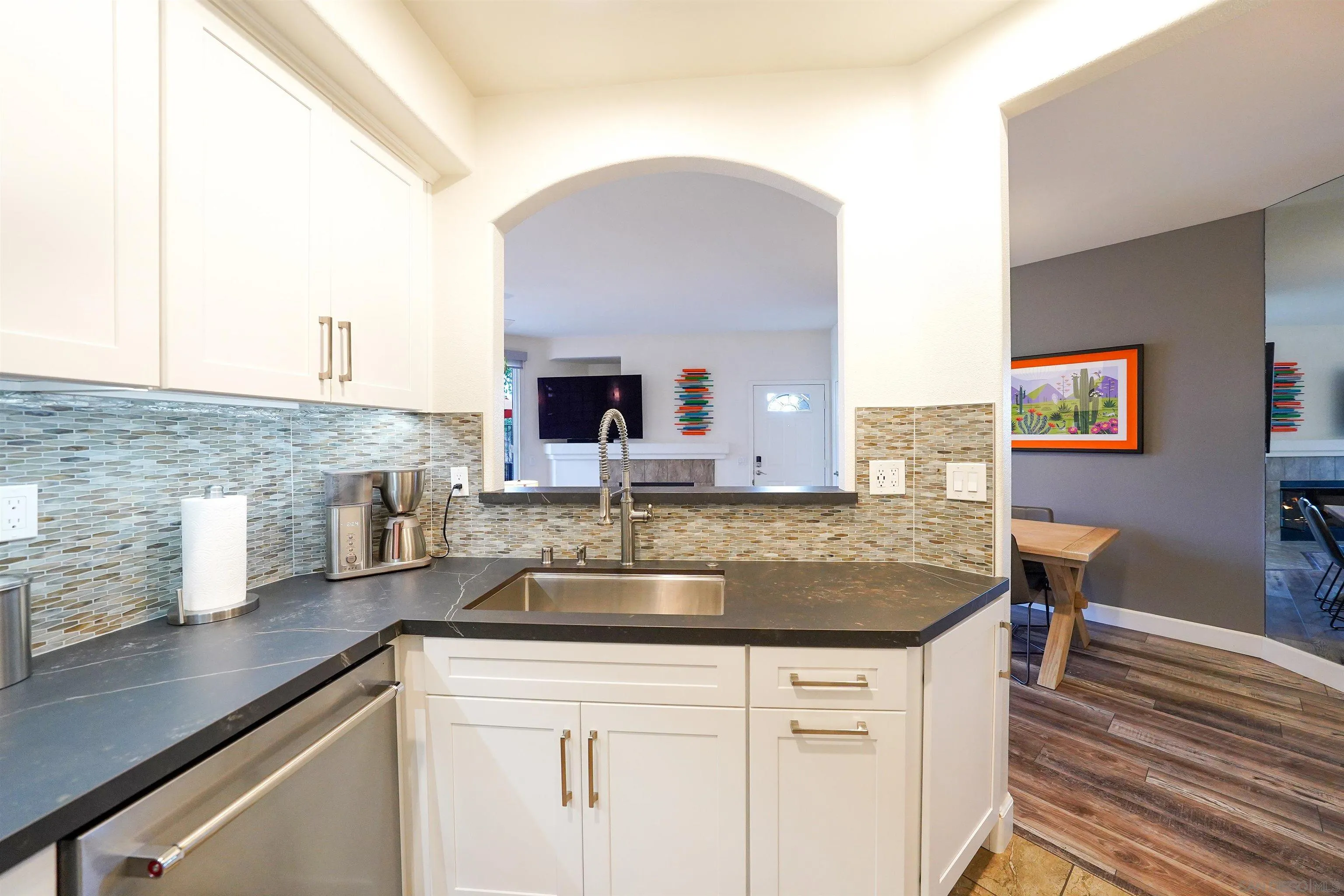 Photo #7: 250044491 Listing: Photo #7