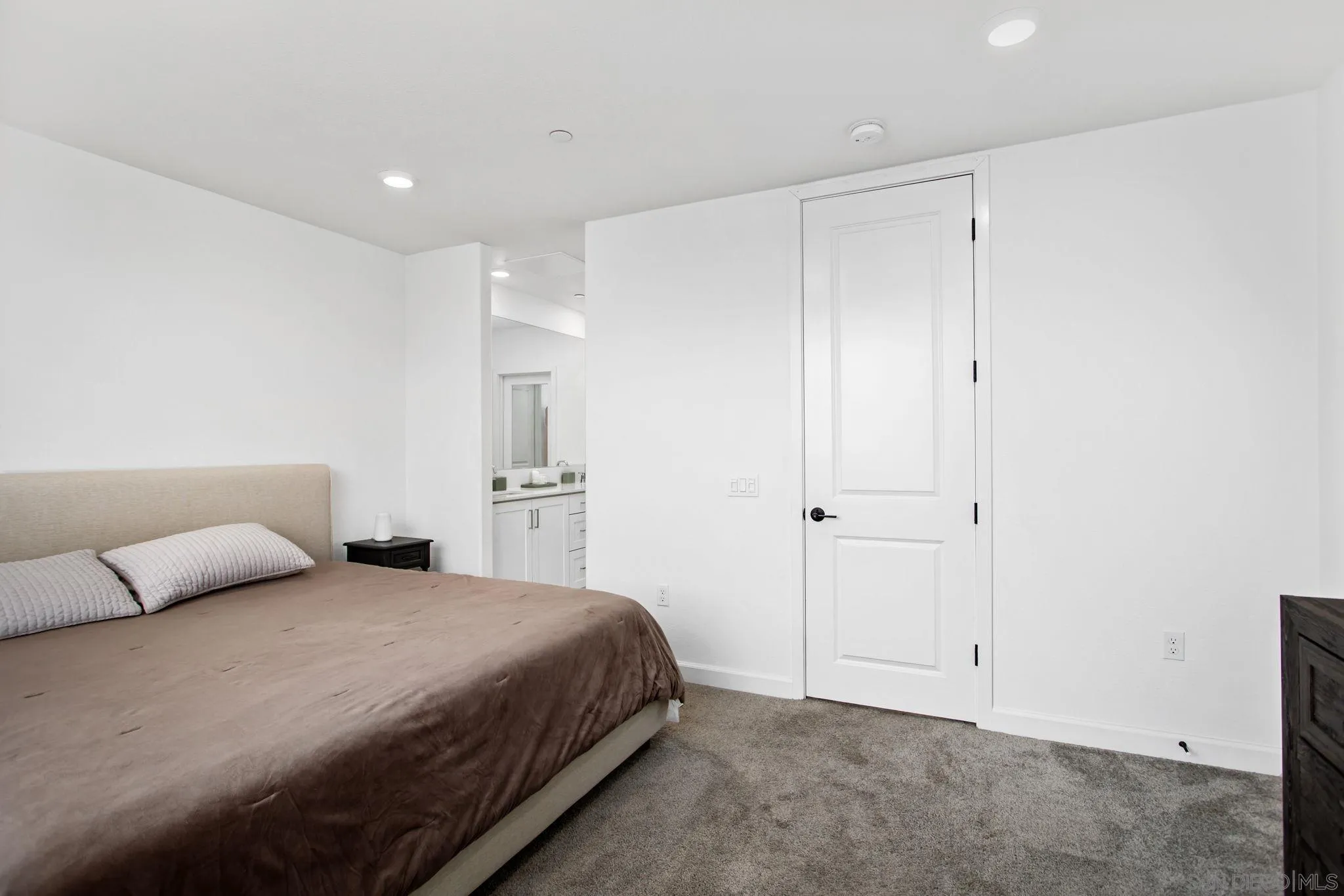 Photo #13: 250044492 Listing: Photo #13