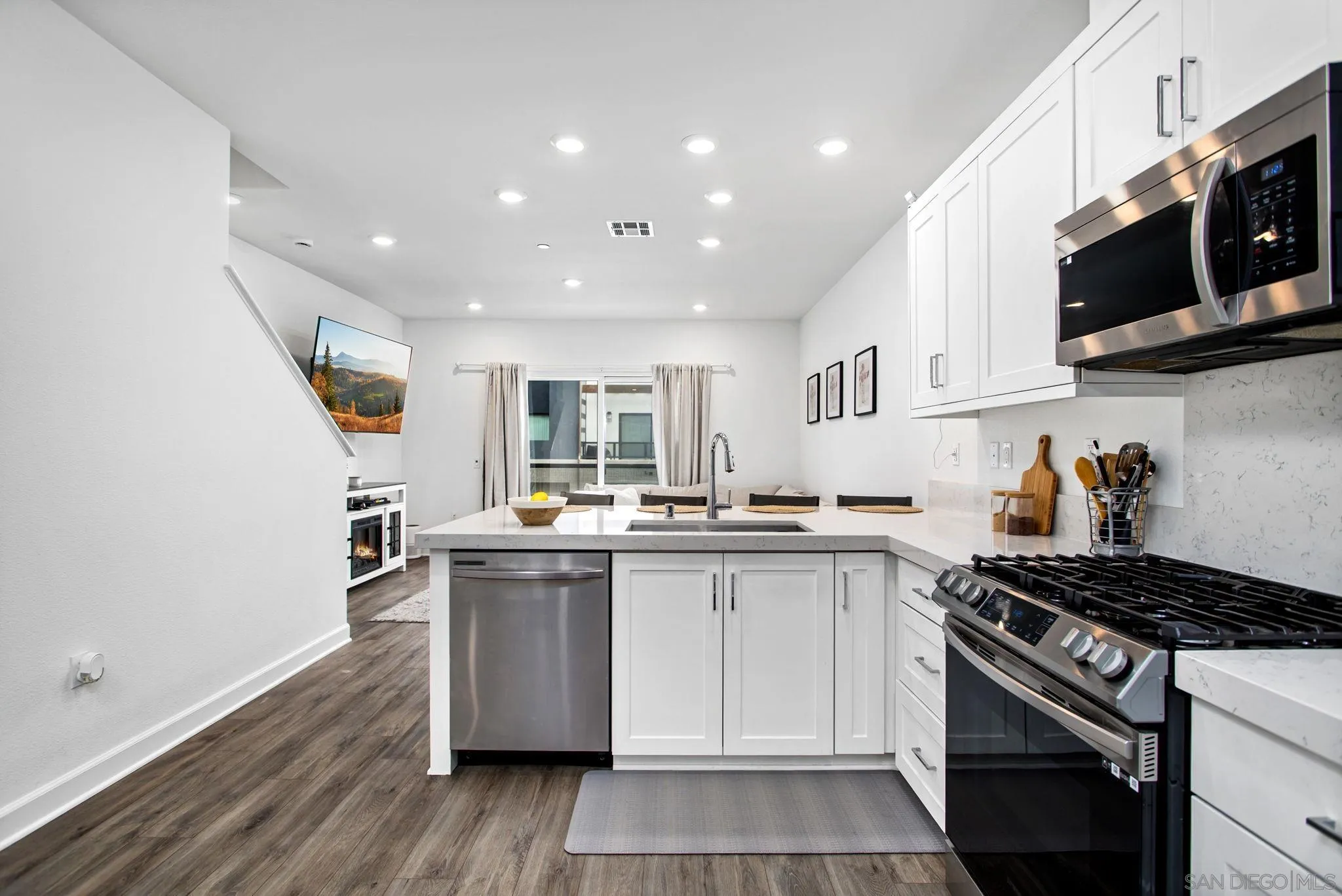 Photo #5: 250044492 Listing: Photo #5