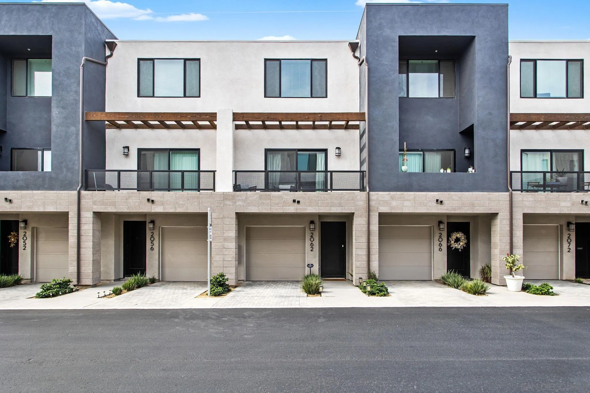 Photo #1: 250044492 Listing: Photo #1