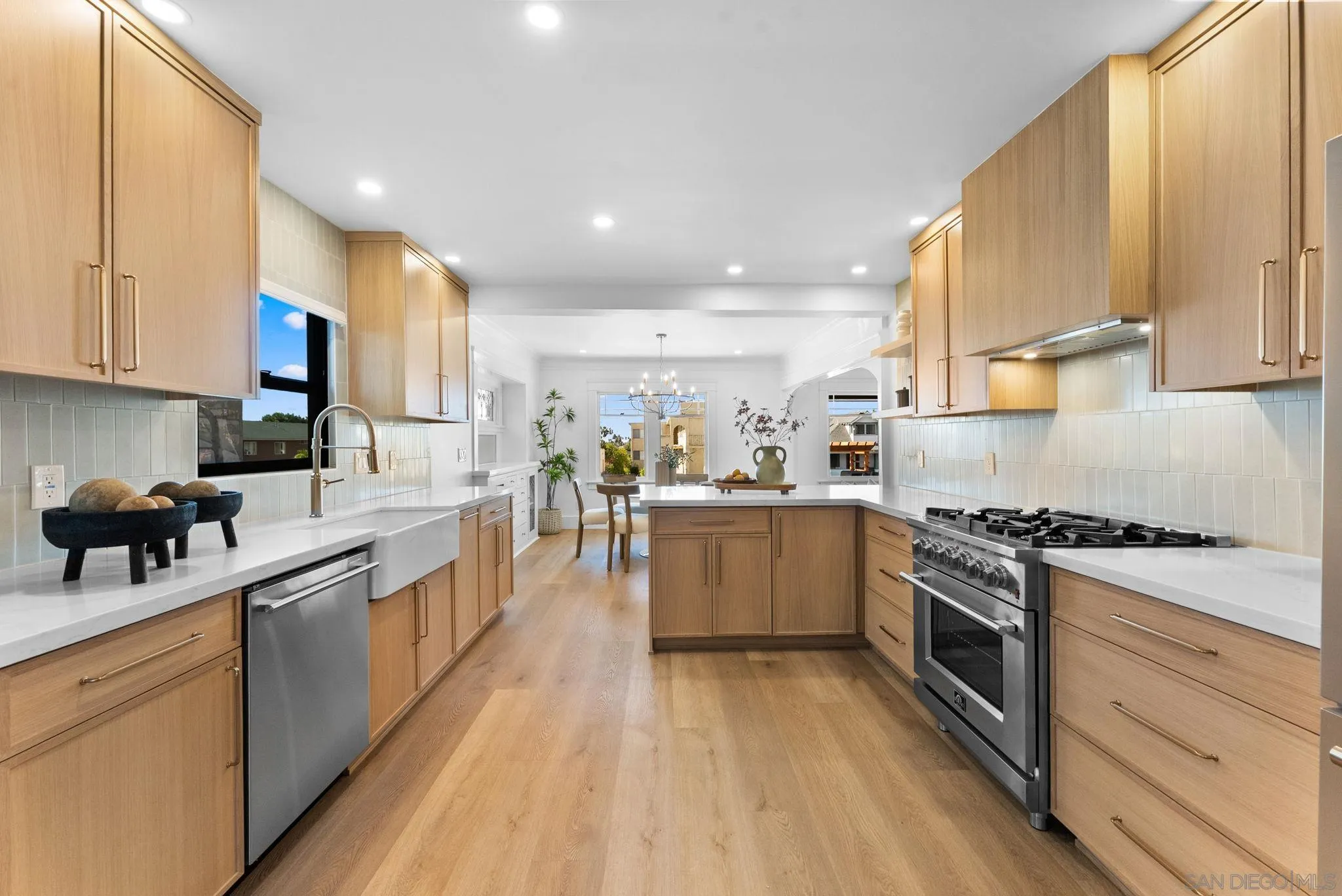 https://cdn.realtyfeed.com/cdn/127/250044494/17b8082834158efc299006bb16b21816.webp