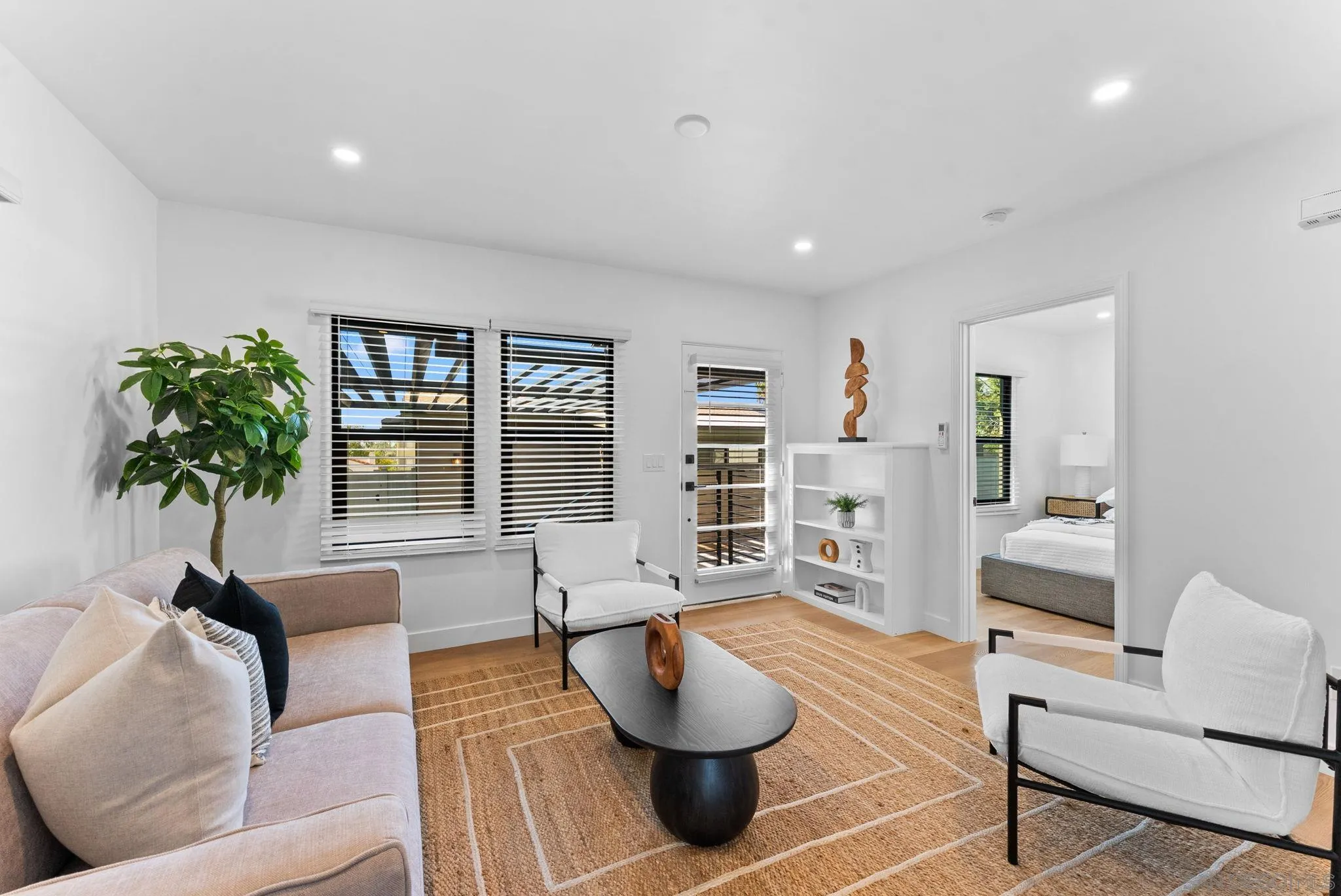 https://cdn.realtyfeed.com/cdn/127/250044494/e0b4584ff423d9e4663a4177be502624.webp