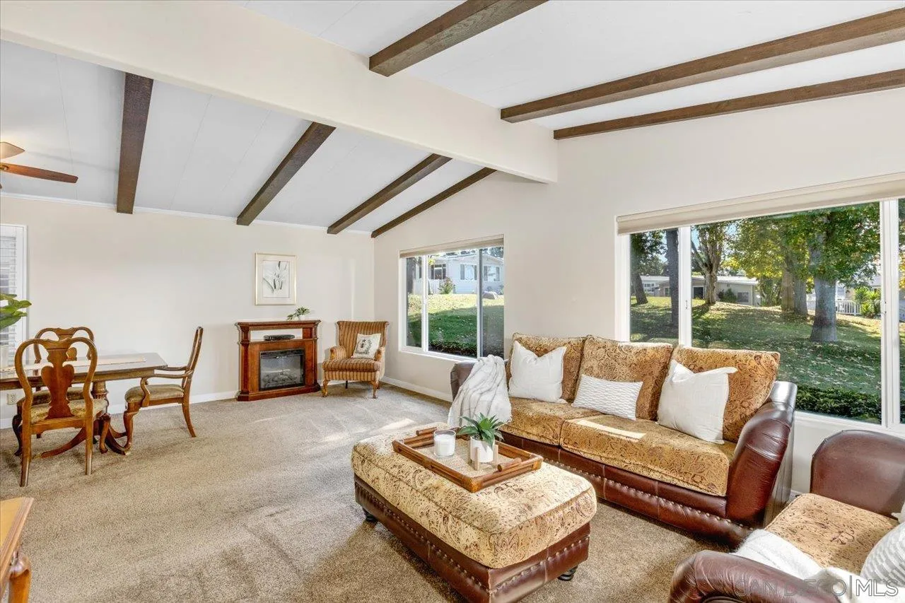 https://cdn.realtyfeed.com/cdn/127/250044505/05aa37770bd107a1f75ef978b6d268a6.webp