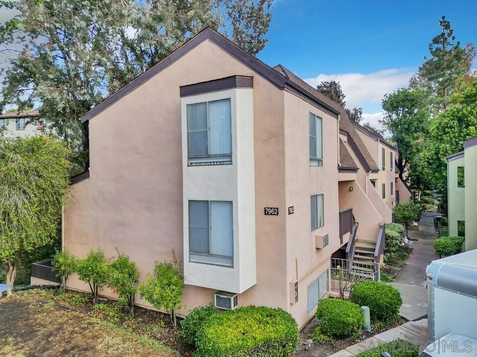 https://cdn.realtyfeed.com/cdn/127/250044506/923bd8bd0957678d0b0d9513bc111187.webp