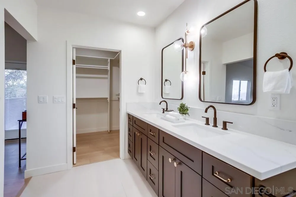 https://cdn.realtyfeed.com/cdn/127/250044507/669938cef7fb9e791566d0ade59188ec.webp