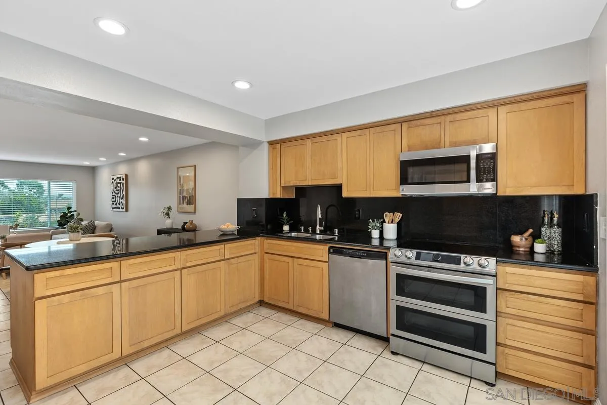 Photo #11: 250044524 Listing: Photo #11