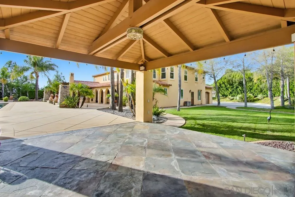 https://cdn.realtyfeed.com/cdn/127/250044529/1de5bc1f14255042e9c0545c18d0d58a.webp