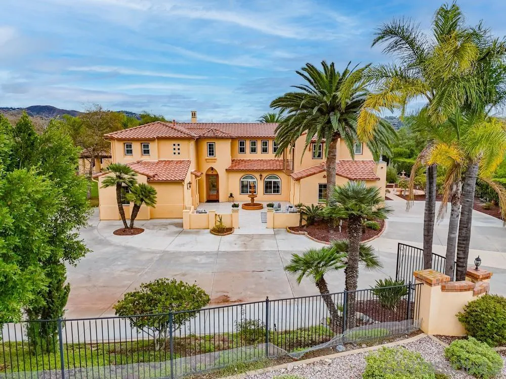 https://cdn.realtyfeed.com/cdn/127/250044529/730430703ffb4e9ad860816128f233fe.webp