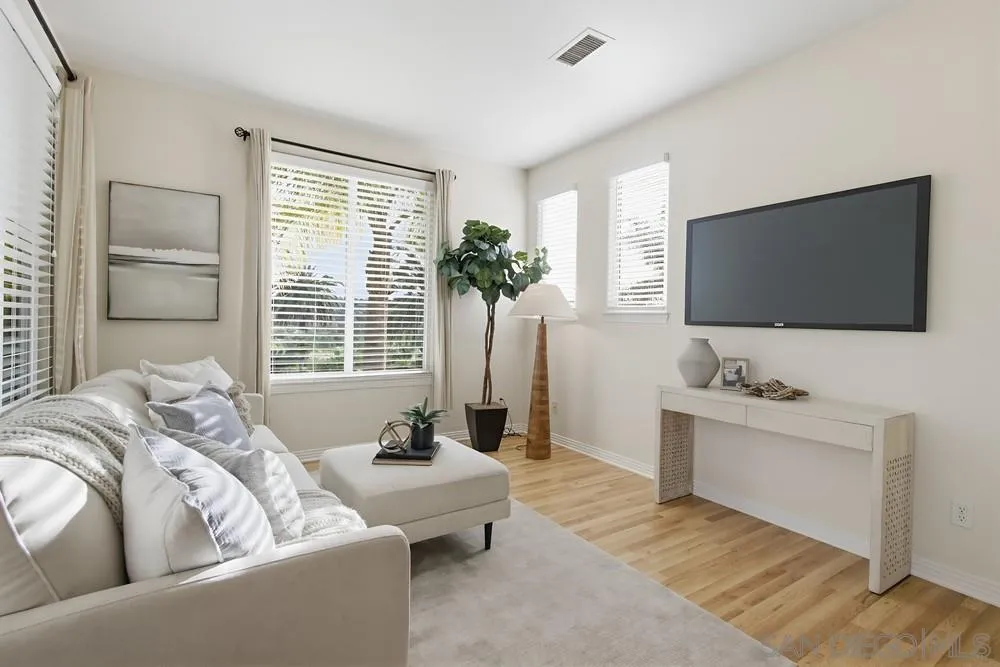 https://cdn.realtyfeed.com/cdn/127/250044529/8b05ea059b79b468334a180abc37d315.webp