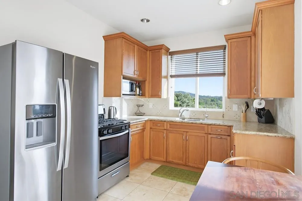 https://cdn.realtyfeed.com/cdn/127/250044529/931c38b50f4fcfaa055a0a8b701250e1.webp