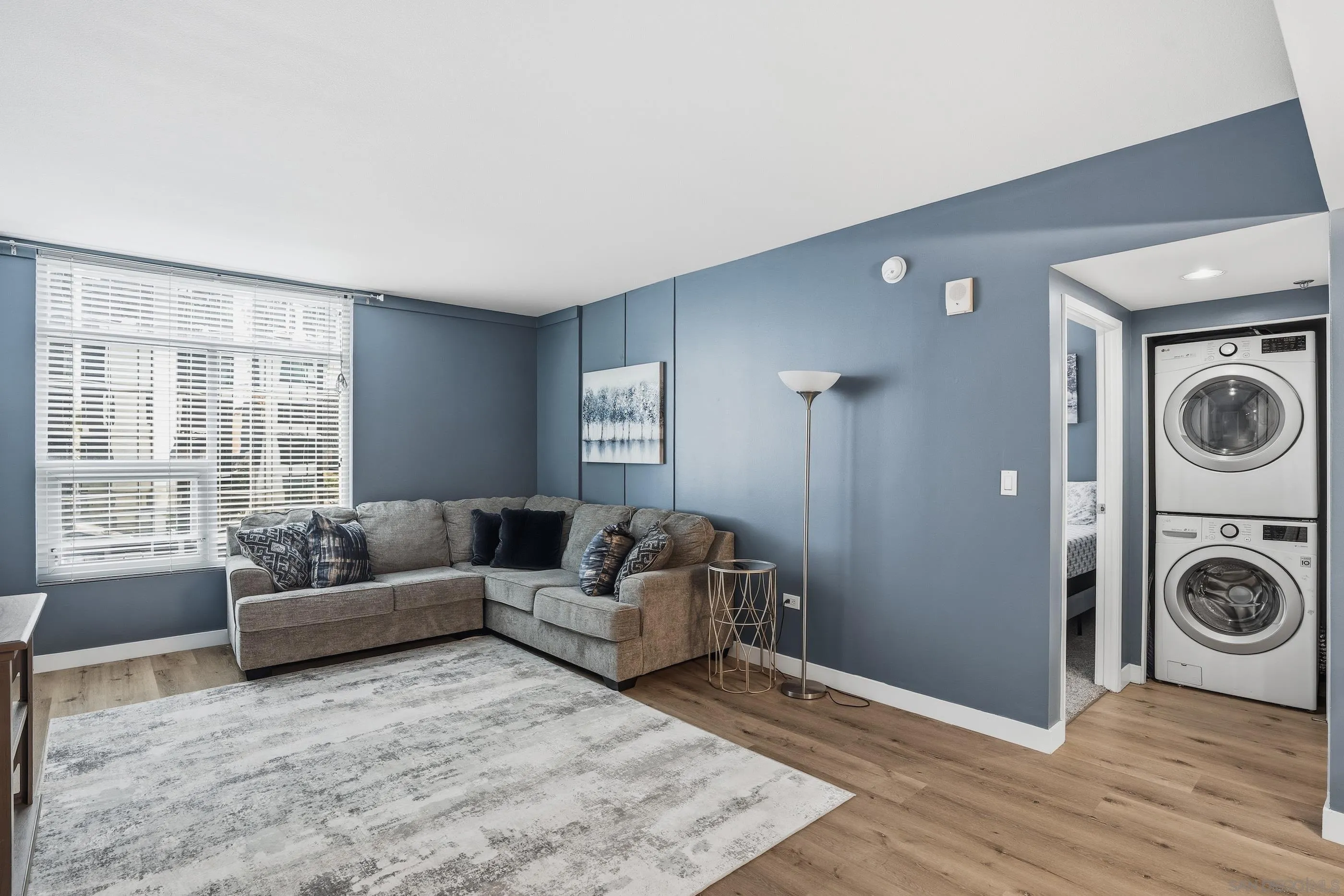 Photo #1: 250044536 Listing: Photo #1