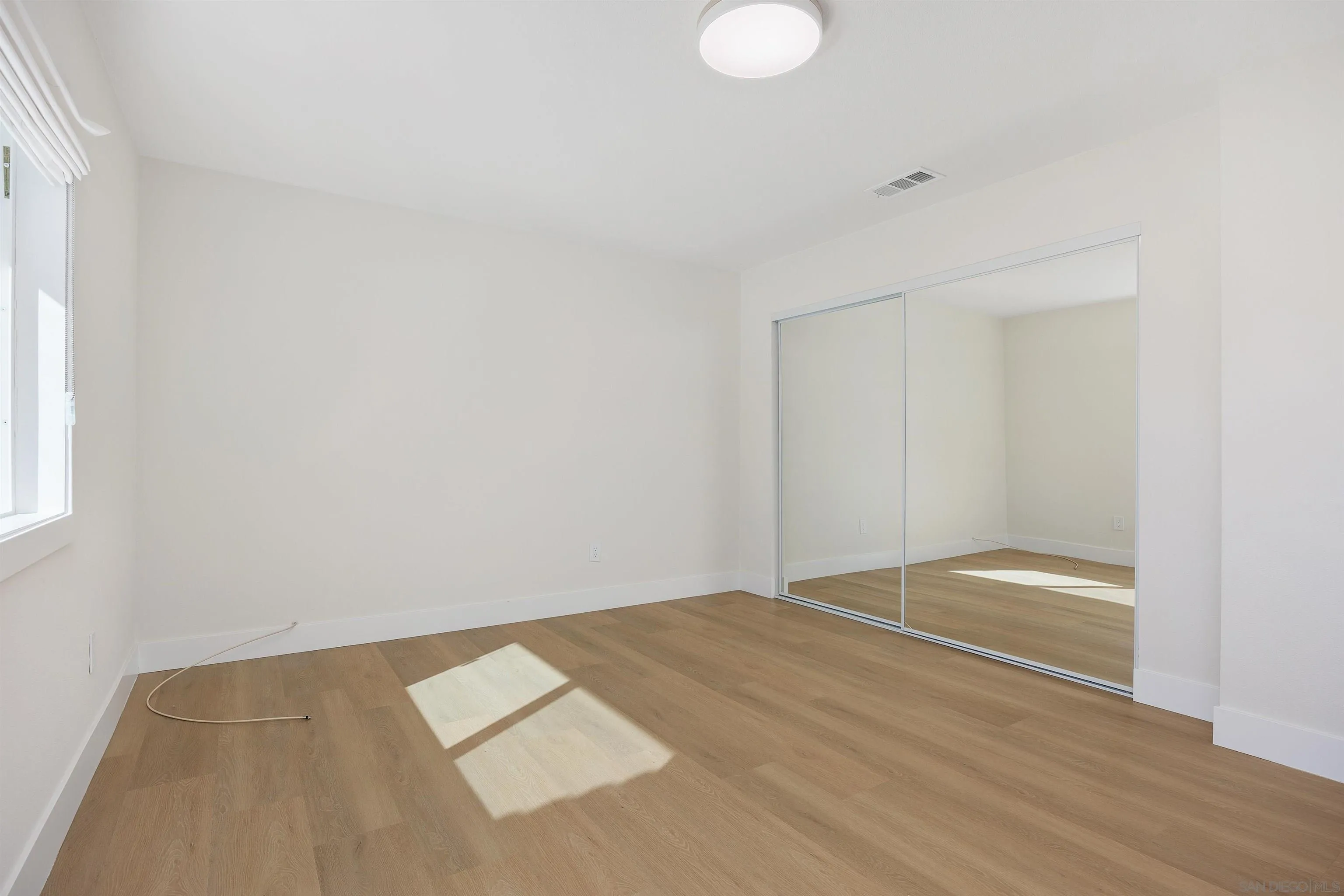 https://cdn.realtyfeed.com/cdn/127/250044537/2eee5655be93254fc665cca88b1012ac.webp