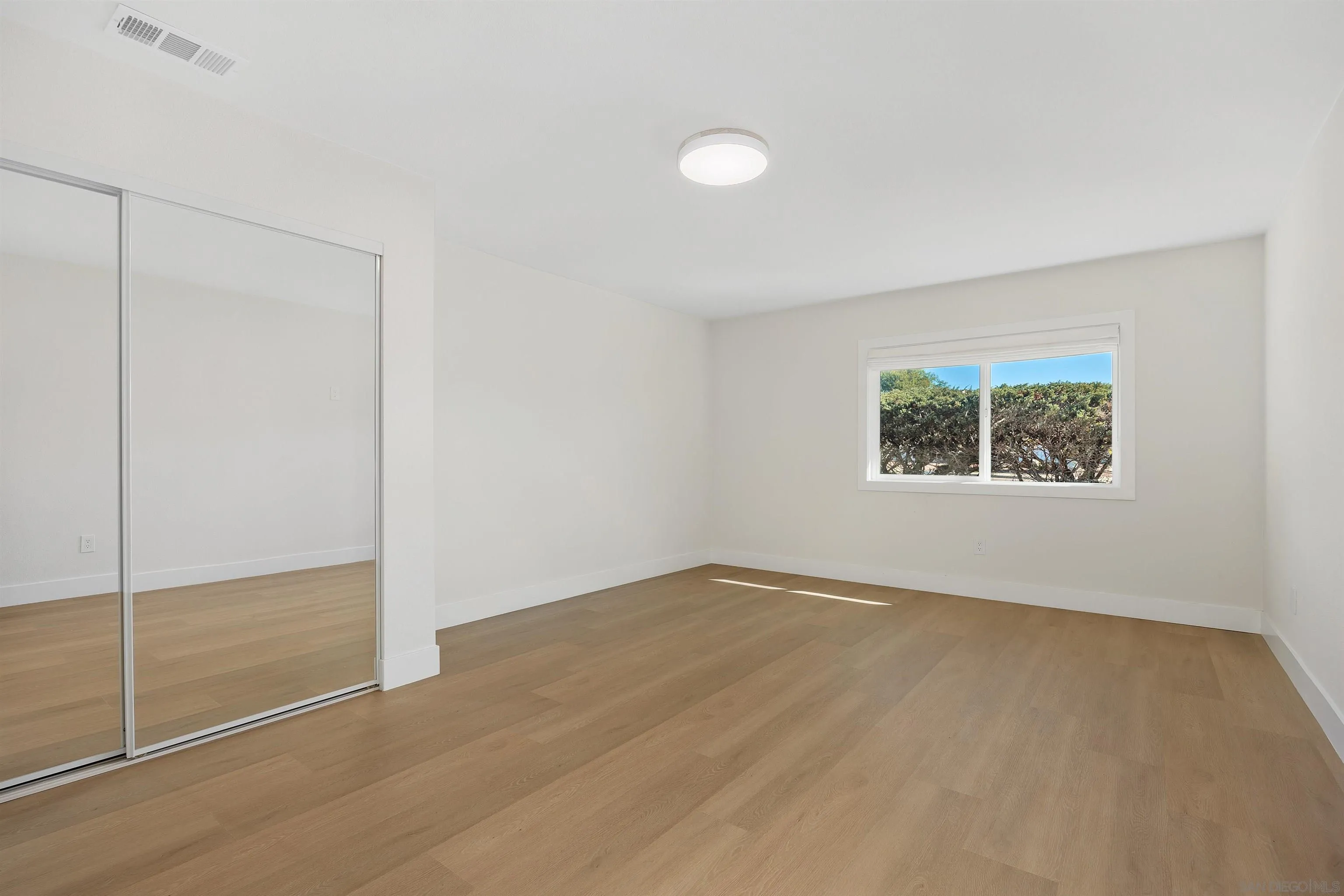 https://cdn.realtyfeed.com/cdn/127/250044537/3e26f26613cd3b8989c0485121deb453.webp