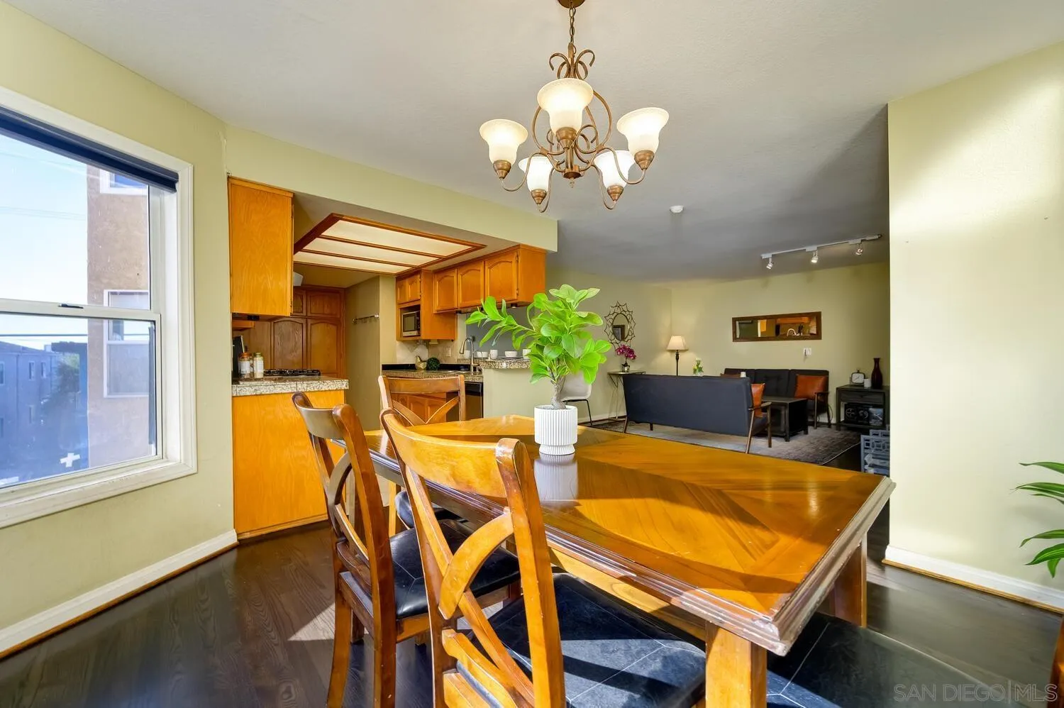 Photo #7: 250044539 Listing: Photo #7