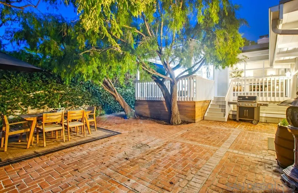 https://cdn.realtyfeed.com/cdn/127/250044550/242fd3c3203285ac16d1a58480ed808f.webp