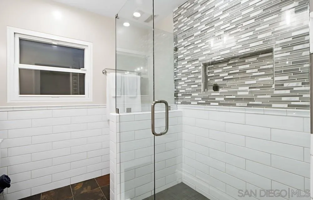 https://cdn.realtyfeed.com/cdn/127/250044550/8c915361a5ea6489cc5a21235bcb4fab.webp