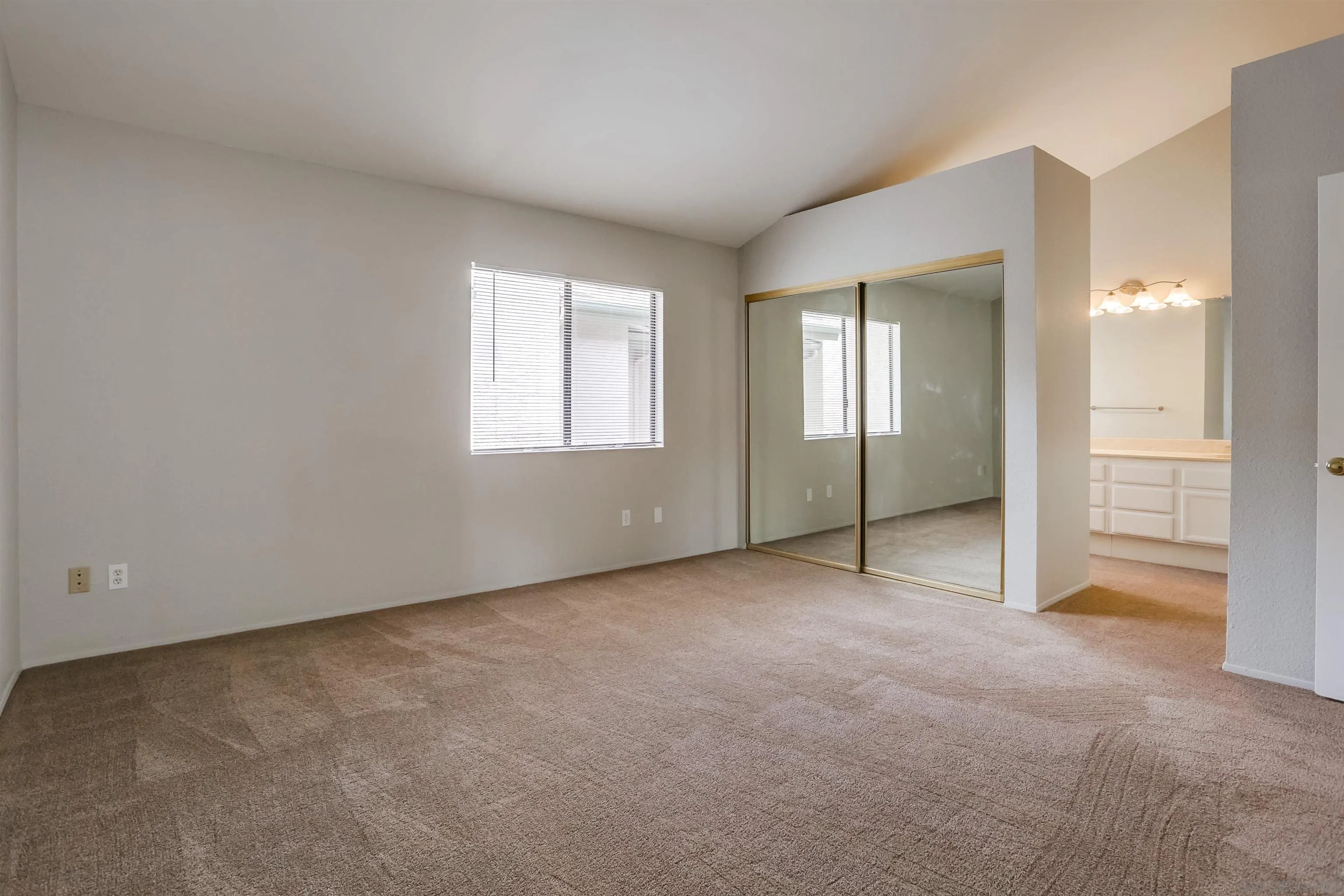 Photo #25: 250044551 Listing: Photo #25