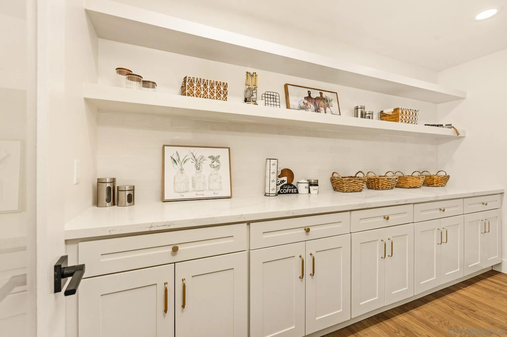 https://cdn.realtyfeed.com/cdn/127/250044552/4fdeeace51c996315091b14d87138887.webp