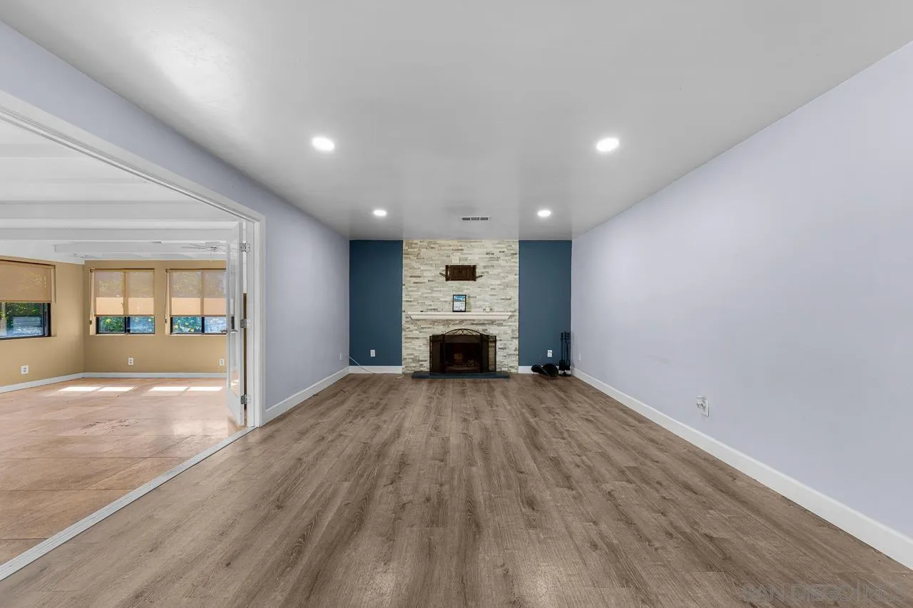 https://cdn.realtyfeed.com/cdn/127/250044555/5a61f08da6b5a7eda3e6bf9aabc8ee84.webp
