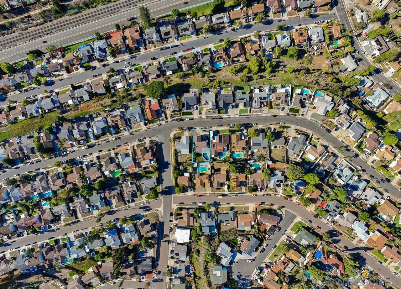 https://cdn.realtyfeed.com/cdn/127/250044555/acea7256d282a556851d5afea9a599fb.webp