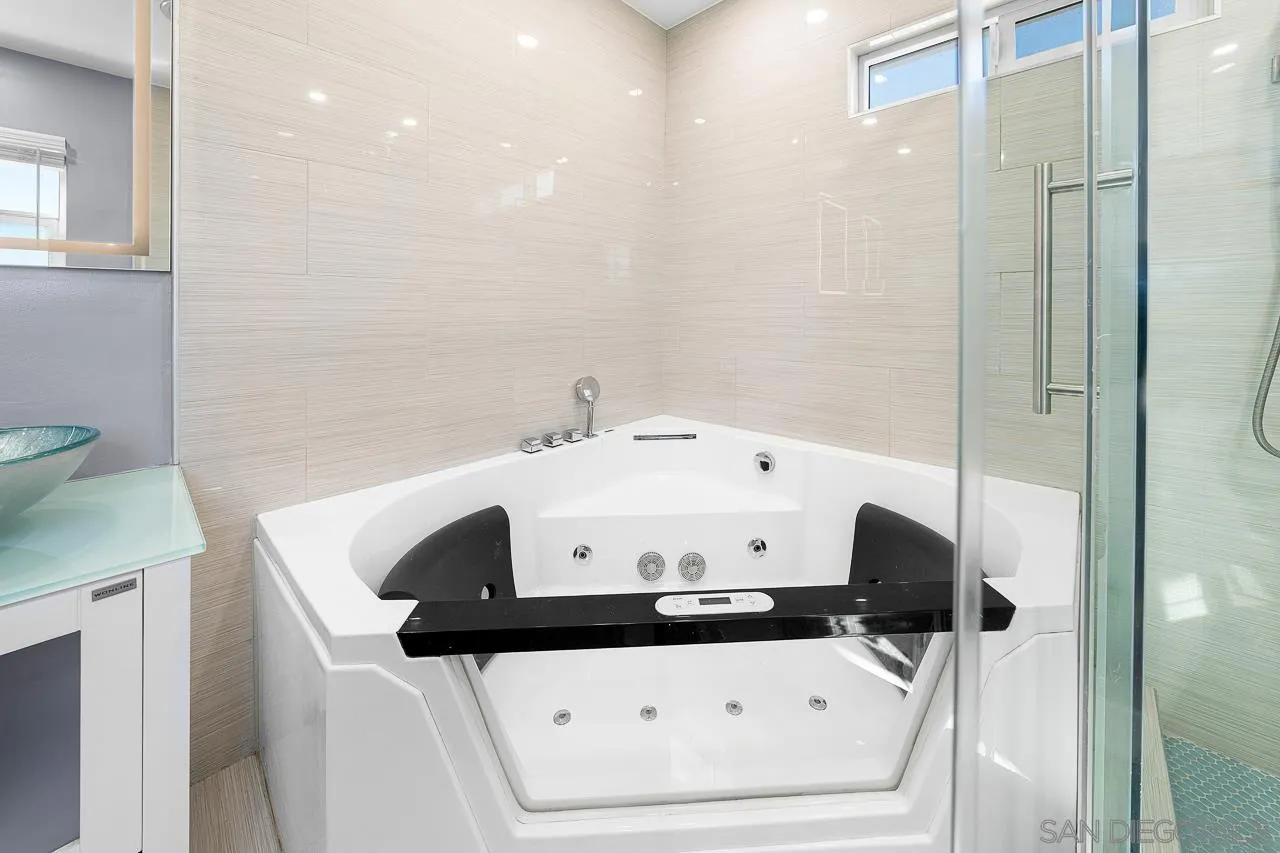 https://cdn.realtyfeed.com/cdn/127/250044555/c86bb43b93c41a98803fc1dcf306210a.webp