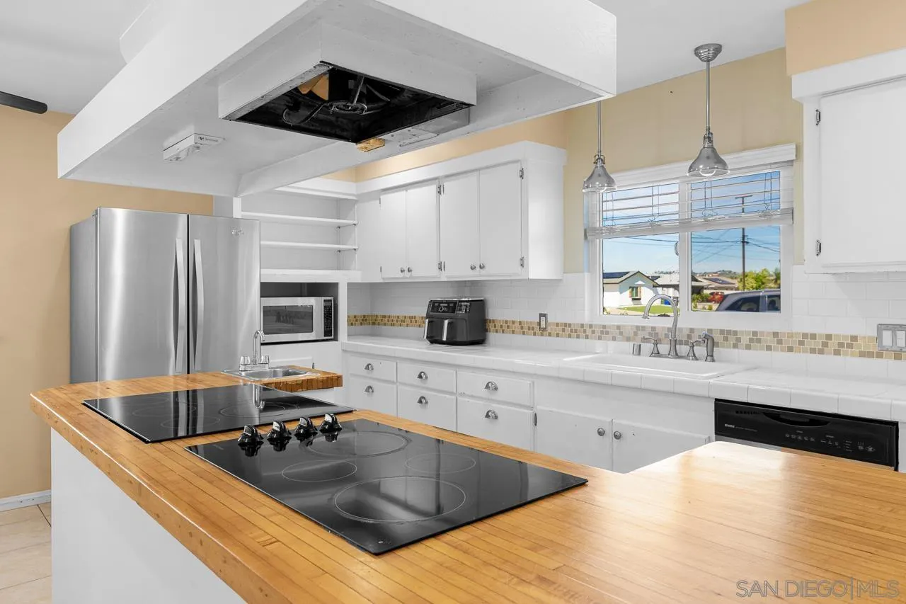 https://cdn.realtyfeed.com/cdn/127/250044555/cb62d4031ed3cd0017c7423d2a5fd452.webp