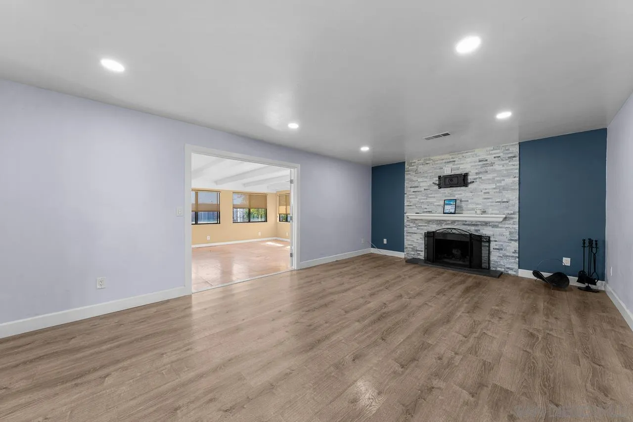 https://cdn.realtyfeed.com/cdn/127/250044555/cd50fdd7a21799d3d78b36c42fe52fea.webp