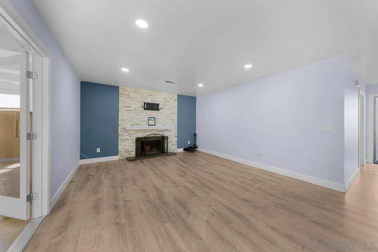 https://cdn.realtyfeed.com/cdn/127/250044555/ebfaf42ce09731a0204120bd7fe5b444.webp
