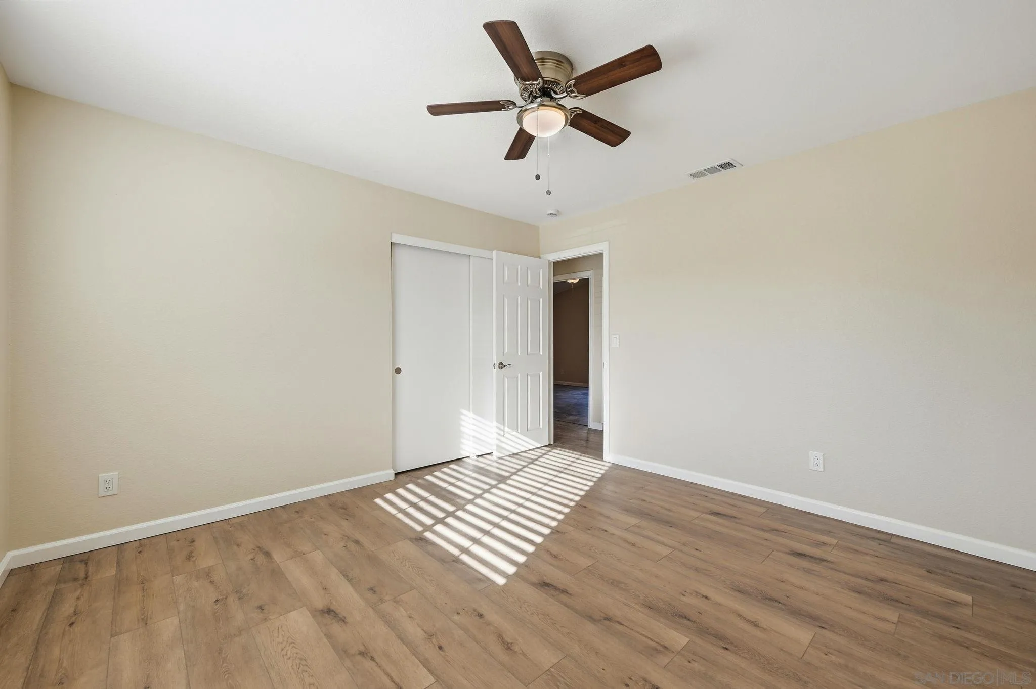 https://cdn.realtyfeed.com/cdn/127/250044589/58c9ff60af3257aca8a018834825f57d.webp