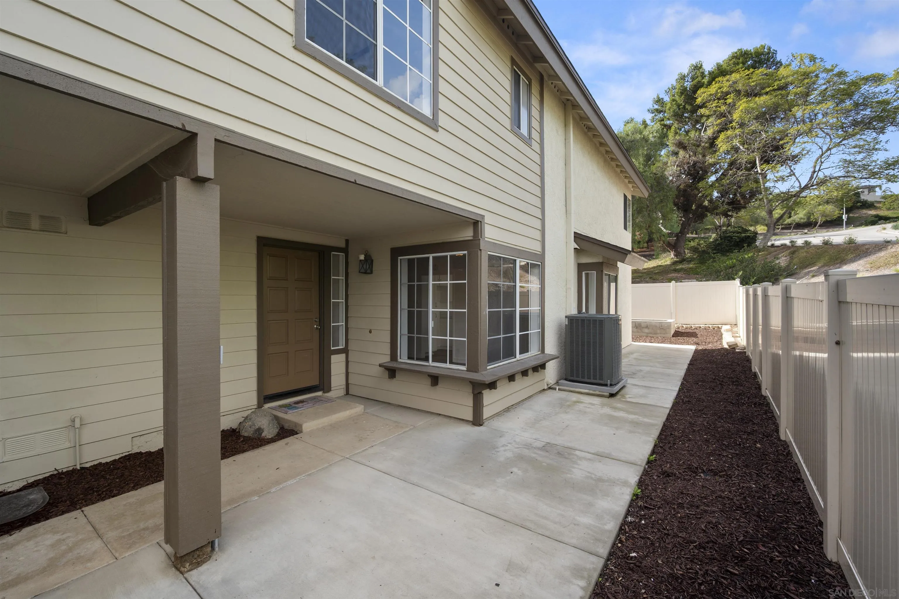 https://cdn.realtyfeed.com/cdn/127/250044595/0c756f219523b22cbb54e639015ef489.webp