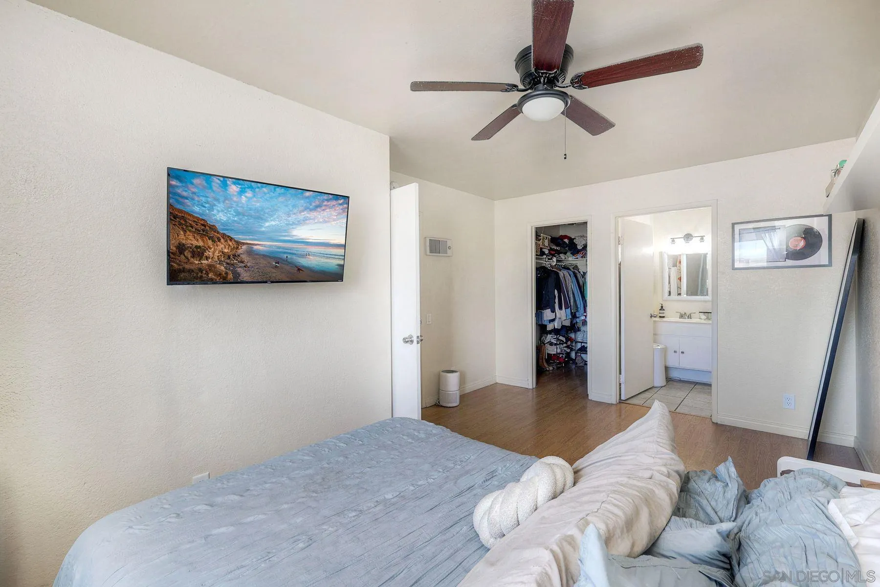 Photo #17: 250044618 Listing: Photo #17