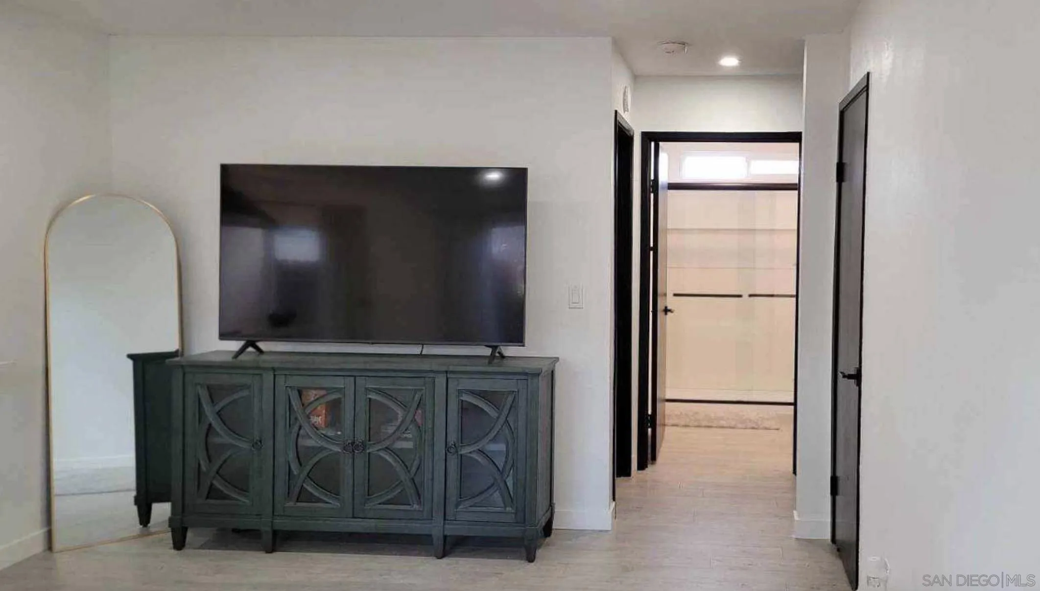 Photo #5: 250044619 Listing: Photo #5