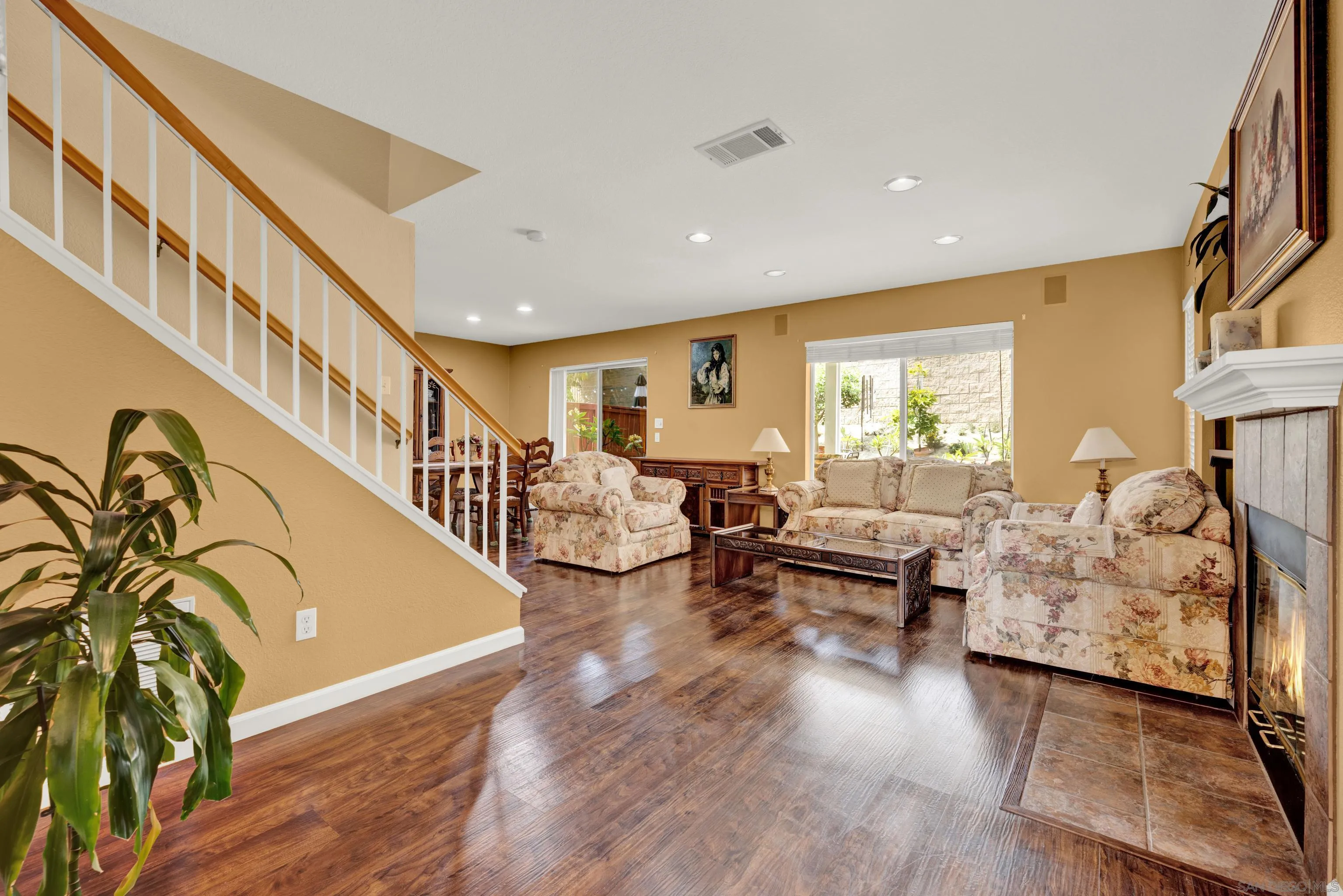 Photo #3: 250044621 Listing: Photo #3