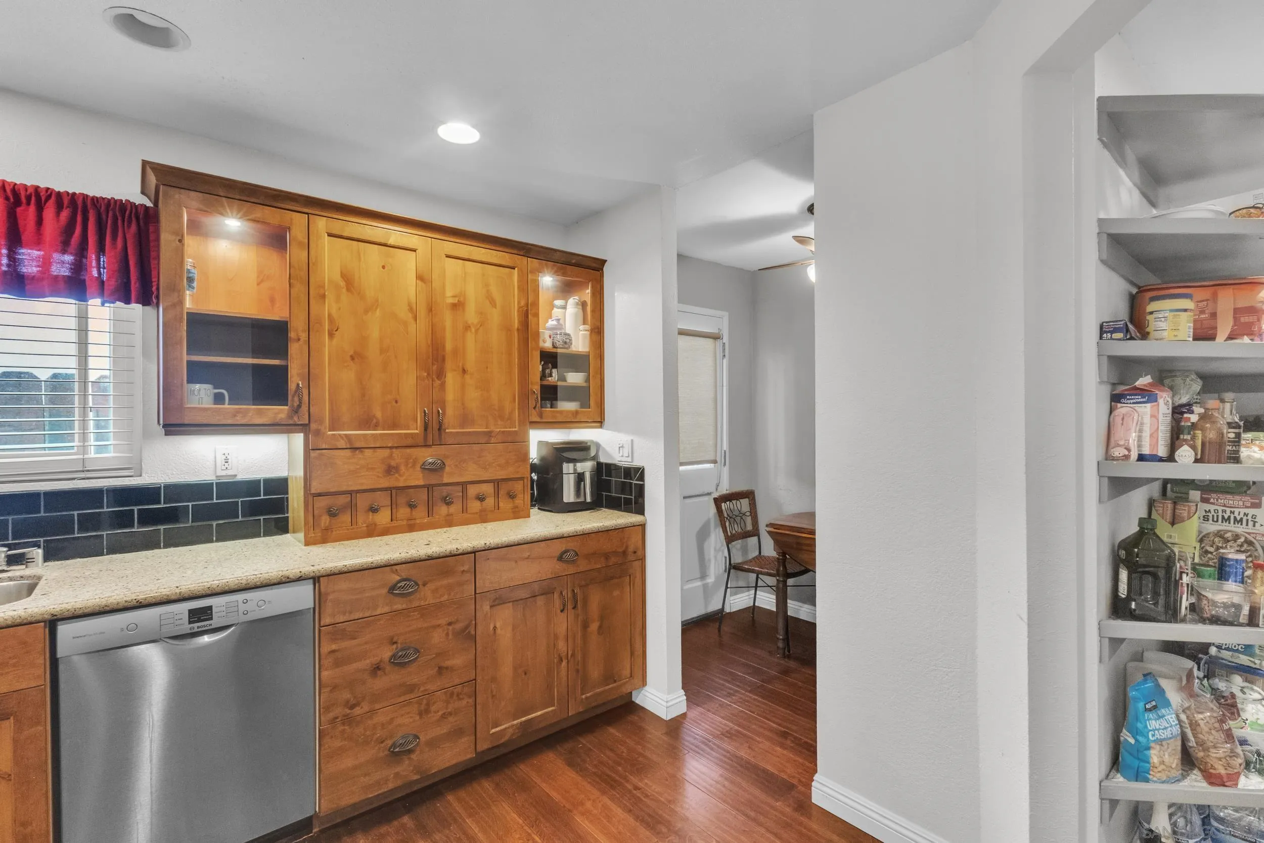 https://cdn.realtyfeed.com/cdn/127/250044632/9ee036097674404c2f42c87770f1857b.webp