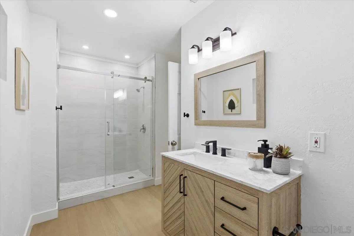 Photo #17: 250044655 Listing: Photo #17