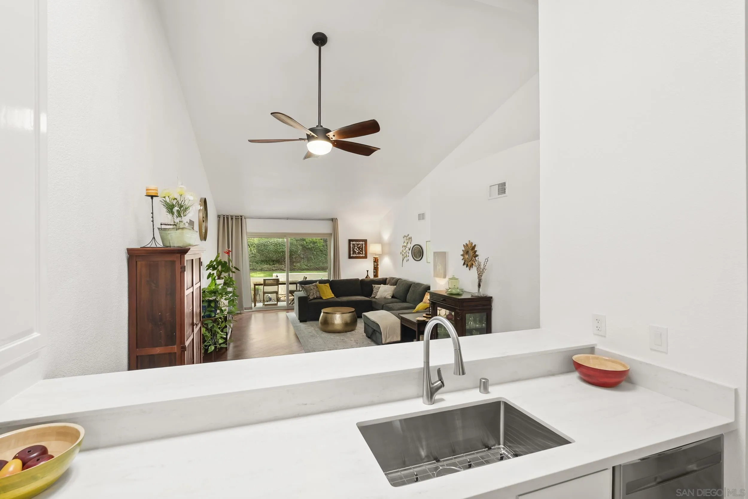 Photo #13: 250044671 Listing: Photo #13