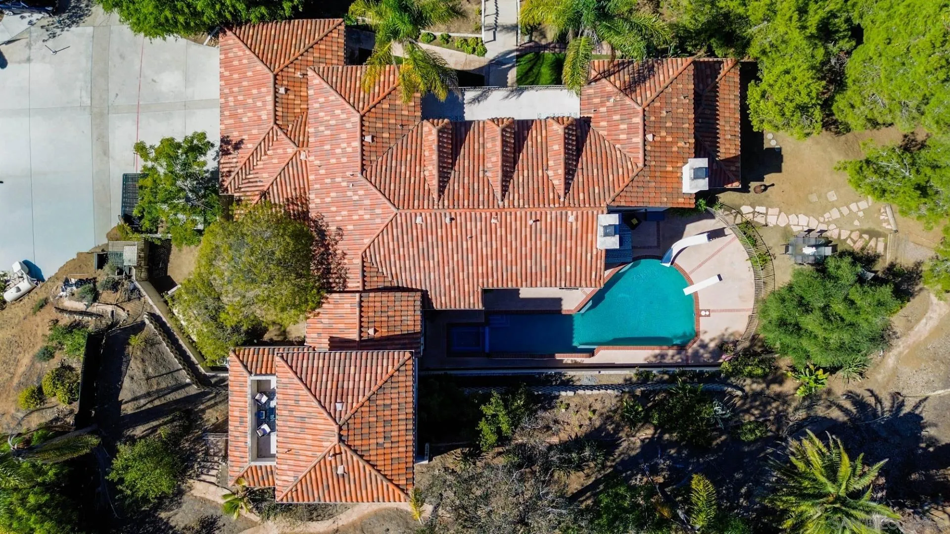 https://cdn.realtyfeed.com/cdn/127/250044676/27aac24923136563c4d5ba81803e6106.webp
