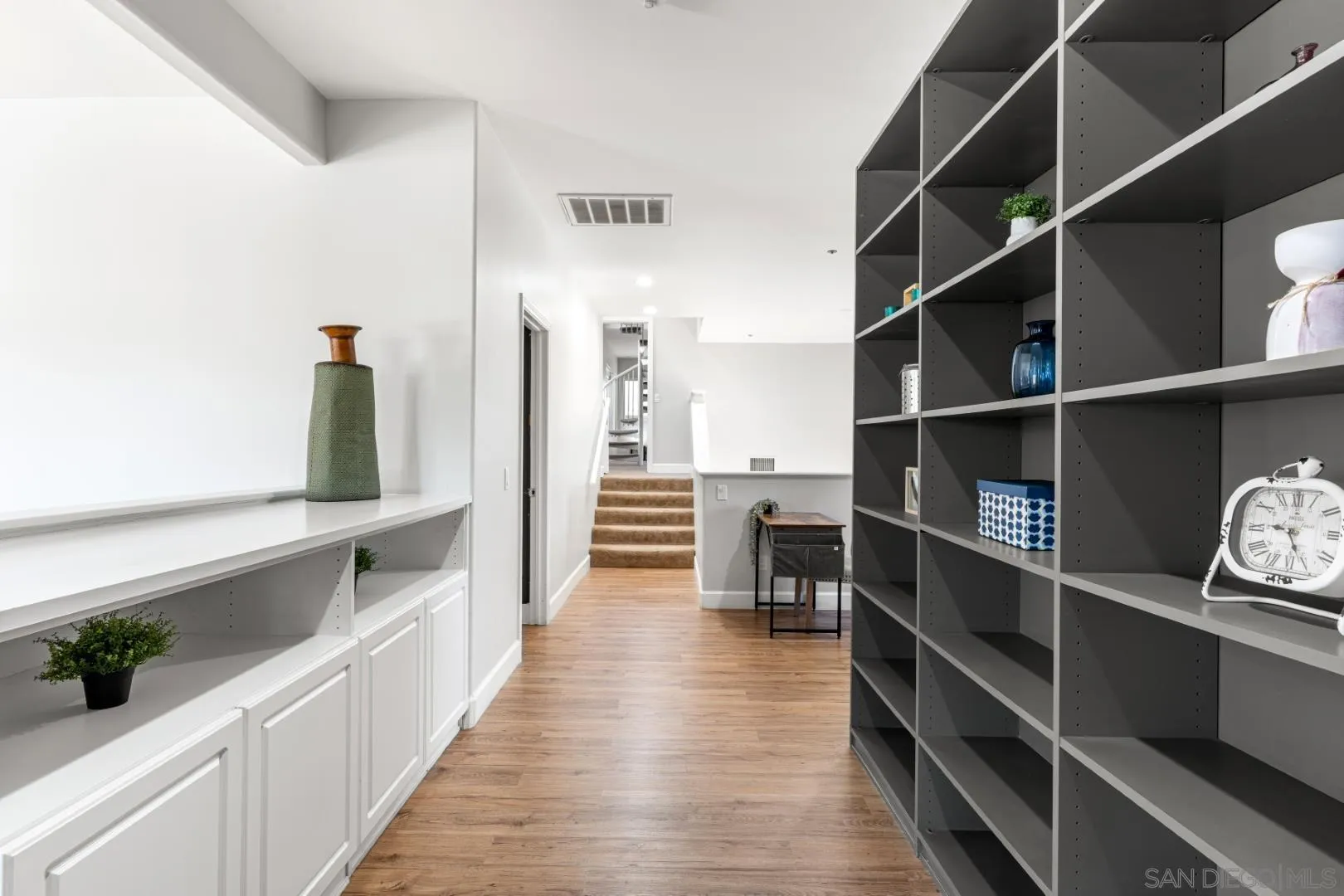 https://cdn.realtyfeed.com/cdn/127/250044676/4949575049a1af4865394eaf2380e9bf.webp