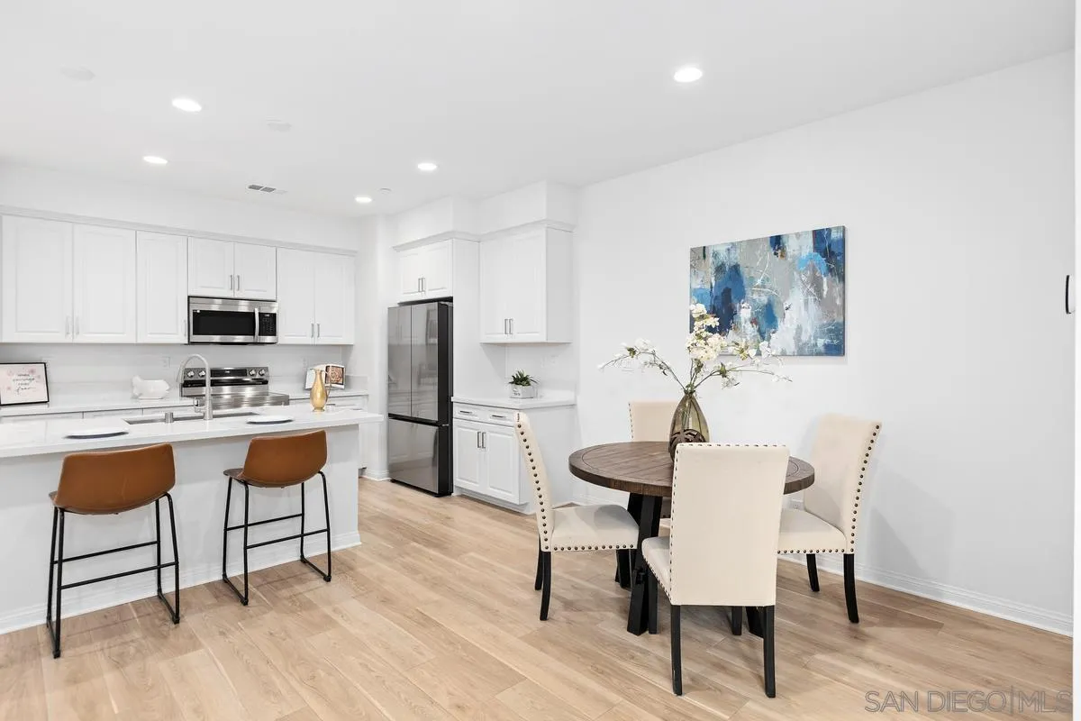 https://cdn.realtyfeed.com/cdn/127/250044677/03b159d1416e7c24f101f98f901f8117.webp