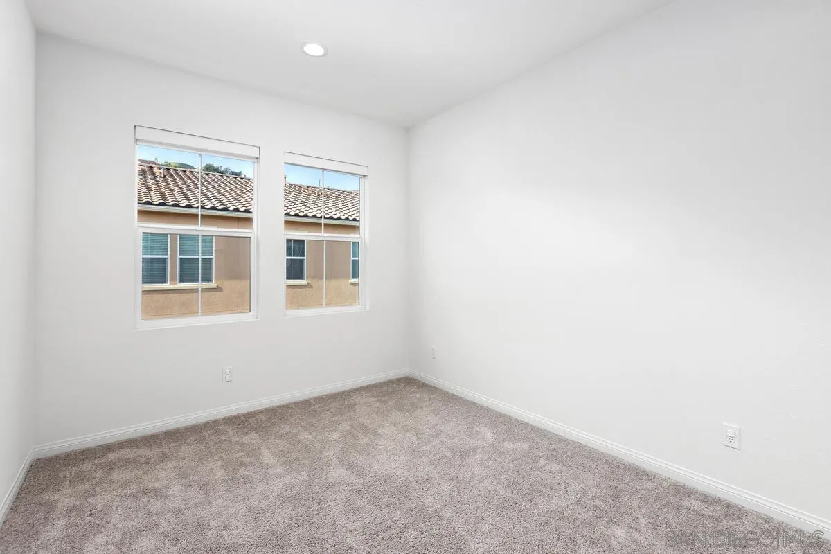 https://cdn.realtyfeed.com/cdn/127/250044677/ce4eba1d2024083336a687fbf3c72898.webp