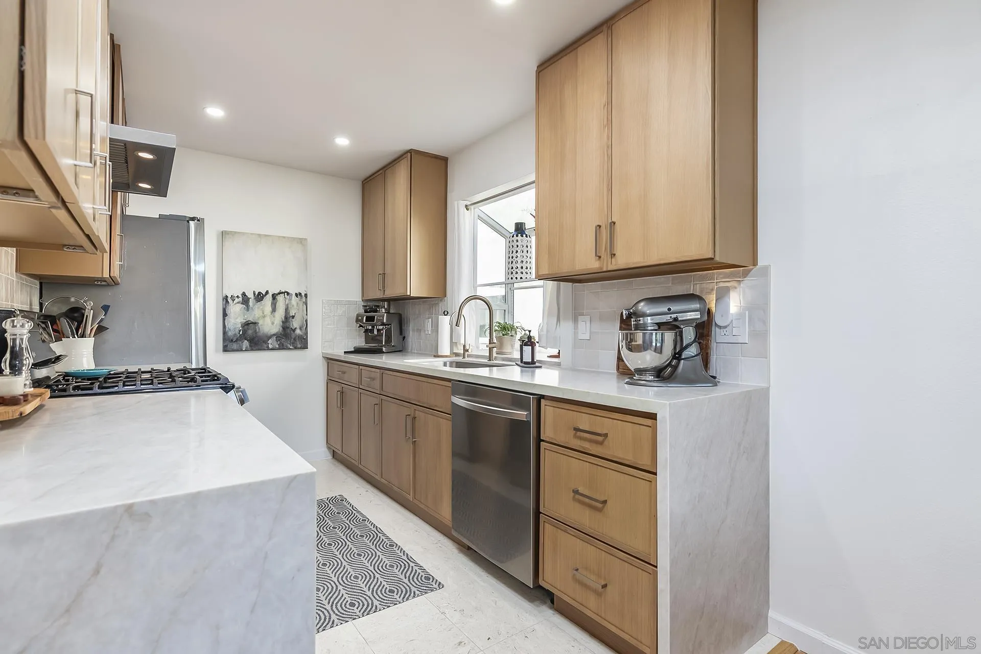 Photo #15: 250044681 Listing: Photo #15