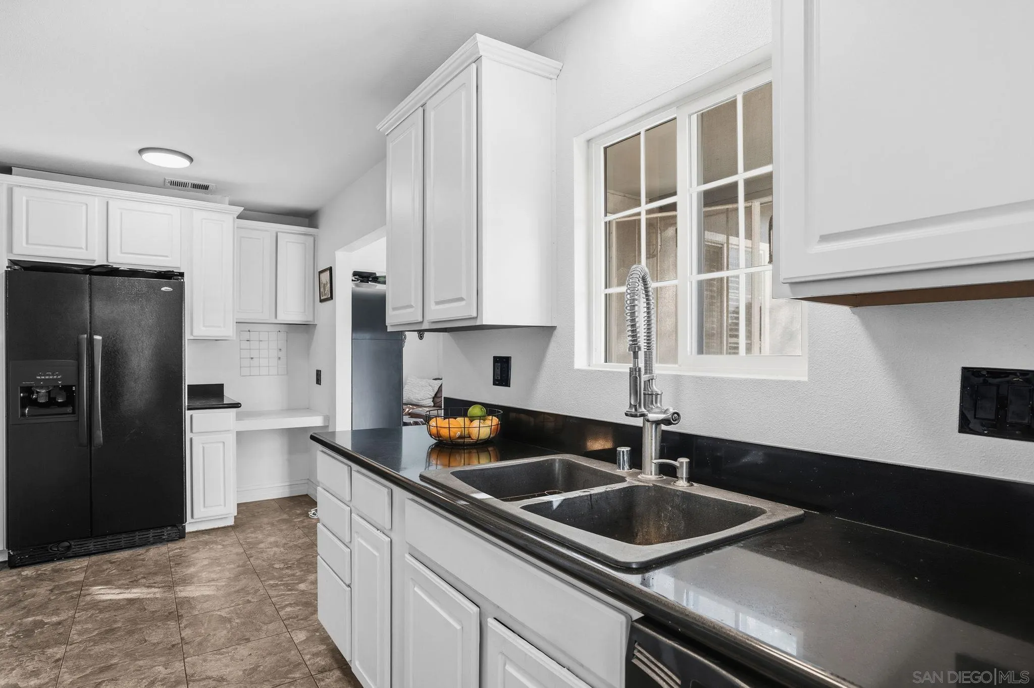 https://cdn.realtyfeed.com/cdn/127/250044686/9391c7397a5a4918647685b120452d90.webp