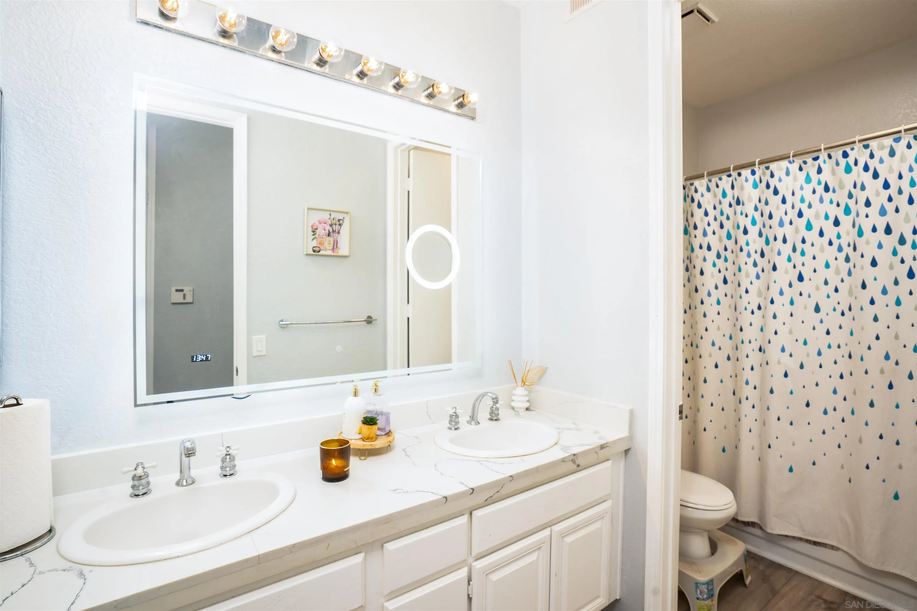 https://cdn.realtyfeed.com/cdn/127/250044688/baa4004841b03adfc42c887365e0e038.webp