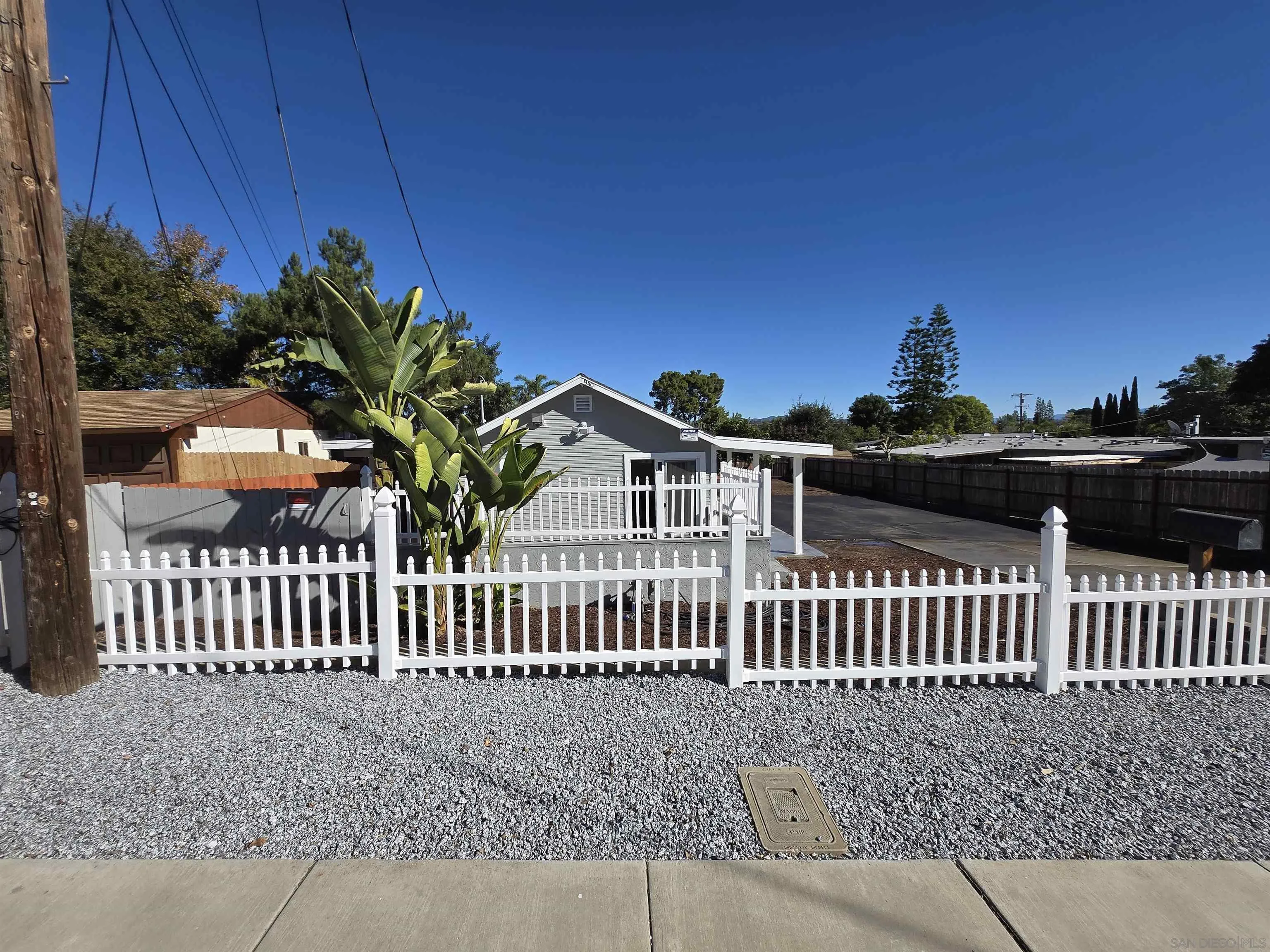 https://cdn.realtyfeed.com/cdn/127/250044706/7ca265d59acbb139bee8038738cad671.webp